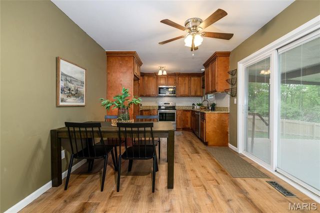 5639 Chalet Manor Court, Oakville, MO 63129
