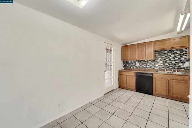 207 Los Altos Pl, American Canyon, CA 94503