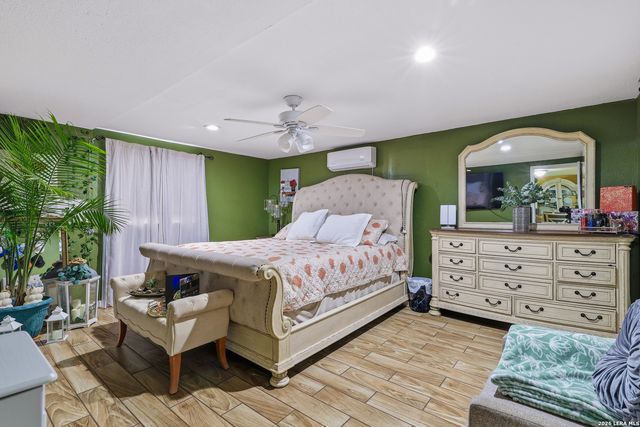 118 Redrock, San Antonio, TX 78213