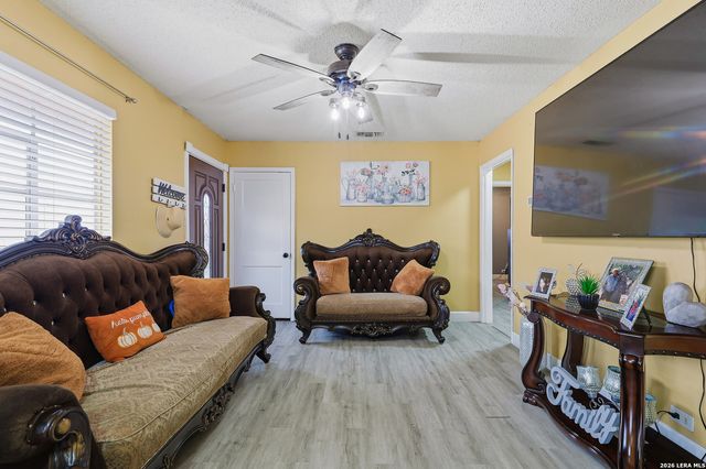 118 Redrock, San Antonio, TX 78213