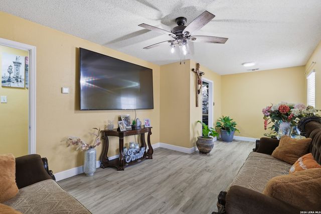 118 Redrock, San Antonio, TX 78213