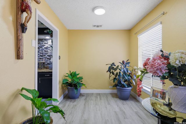 118 Redrock, San Antonio, TX 78213