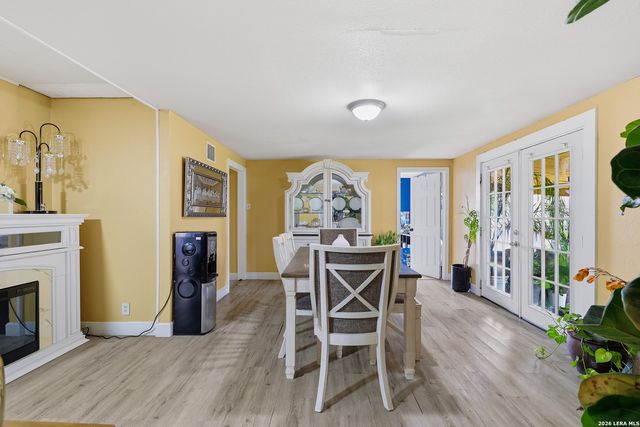 118 Redrock, San Antonio, TX 78213