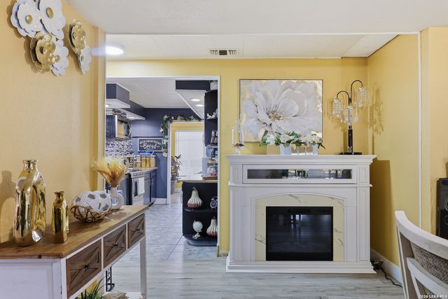 118 Redrock, San Antonio, TX 78213