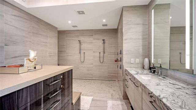 401 QUAY COMMONS 805, Sarasota, FL 34236