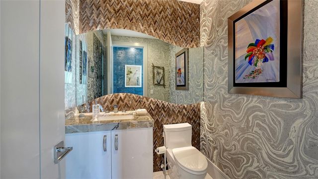 401 QUAY COMMONS 805, Sarasota, FL 34236