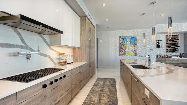 401 QUAY COMMONS 805, Sarasota, FL 34236