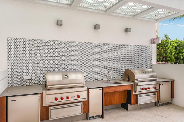 401 QUAY COMMONS 805, Sarasota, FL 34236