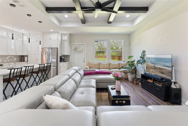 2735 Prosperity Avenue, Dallas, TX 75216