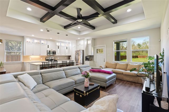 2735 Prosperity Avenue, Dallas, TX 75216