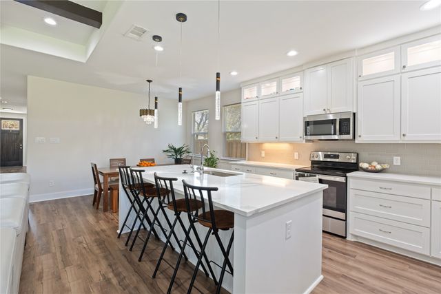 2735 Prosperity Avenue, Dallas, TX 75216