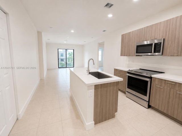 4636 NW 84th Avenue 45, Doral, FL 33166