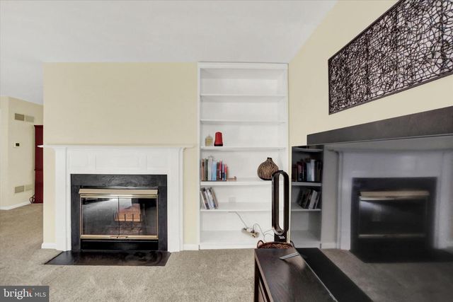 2015-B SOUTHPOINT DR, Hummelstown, PA 17036