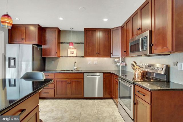 2015-B SOUTHPOINT DR, Hummelstown, PA 17036