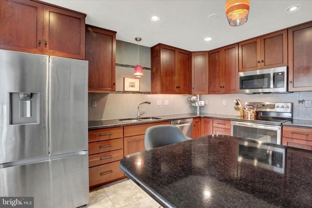 2015-B SOUTHPOINT DR, Hummelstown, PA 17036