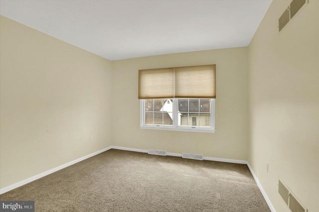 2015-B SOUTHPOINT DR, Hummelstown, PA 17036