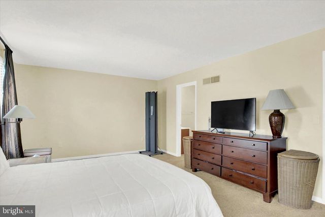 2015-B SOUTHPOINT DR, Hummelstown, PA 17036