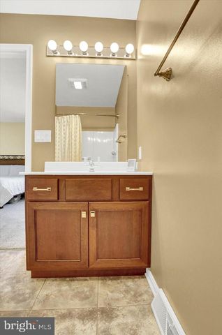 2015-B SOUTHPOINT DR, Hummelstown, PA 17036