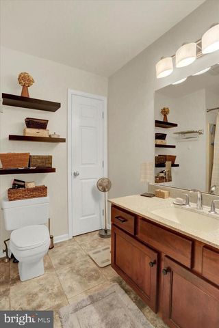 2015-B SOUTHPOINT DR, Hummelstown, PA 17036