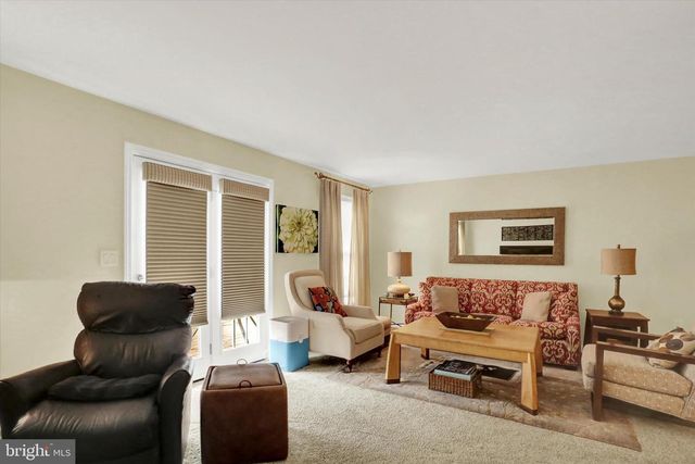 2015-B SOUTHPOINT DR, Hummelstown, PA 17036