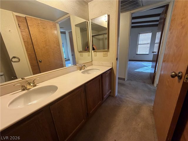 6121 West Oakey Boulevard D, Las Vegas, NV 89146