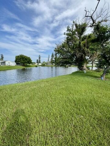 31 Grande Vista Way, Port St. Lucie, FL 34952
