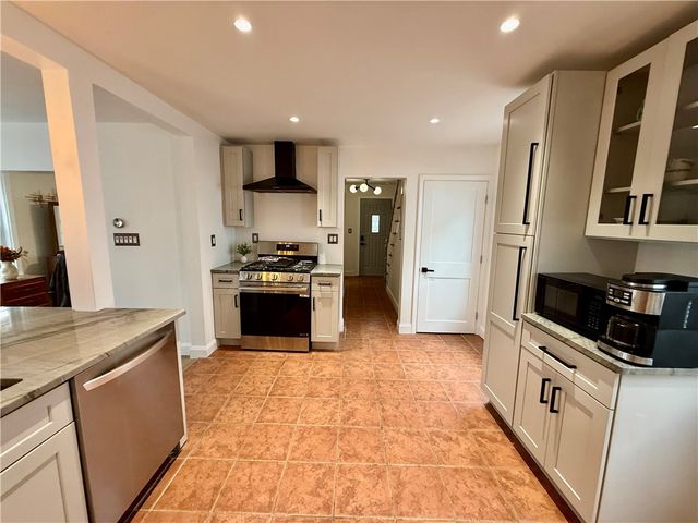 571 Winter Street, Woonsocket, RI 02895