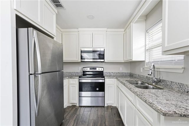 2106 Taxco Court, Edinburg, TX 78542