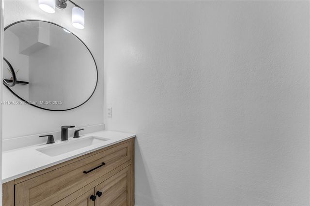 9285 SW 220th Ter, Cutler Bay, FL 33190