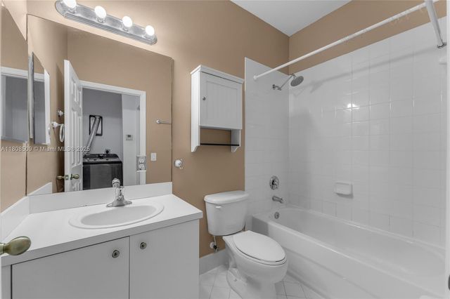 9285 SW 220th Ter, Cutler Bay, FL 33190