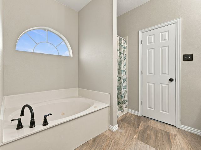 803 N State Street, Decatur, TX 76234