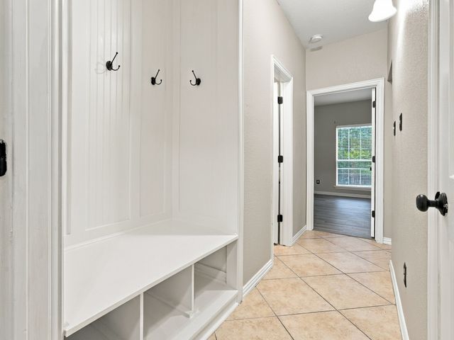 803 N State Street, Decatur, TX 76234