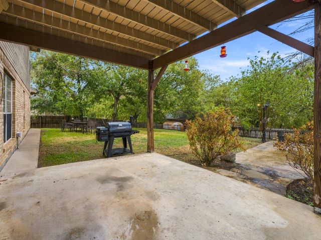 803 N State Street, Decatur, TX 76234