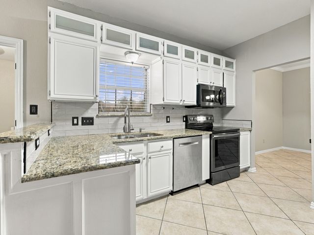 803 N State Street, Decatur, TX 76234