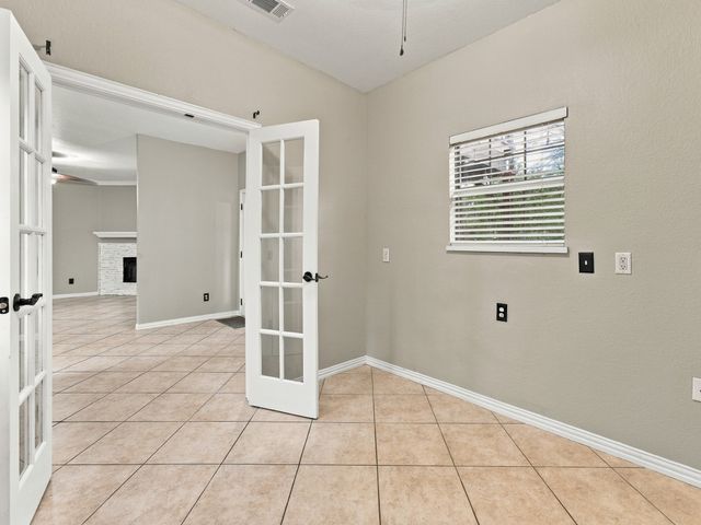 803 N State Street, Decatur, TX 76234