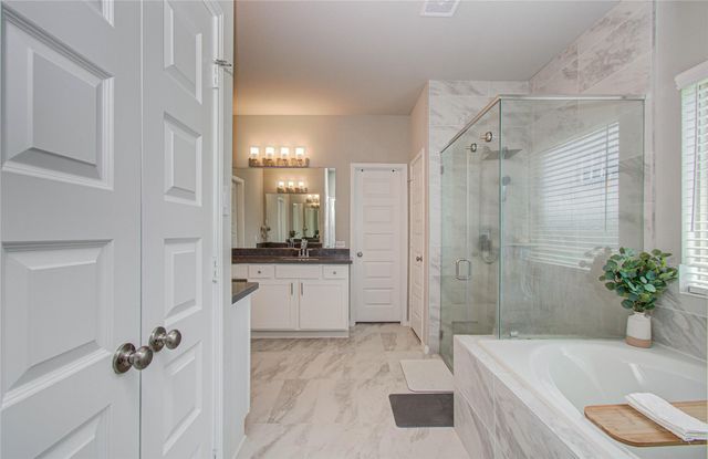 7406 Oakmont Avenue, Mont Belvieu, TX 77523