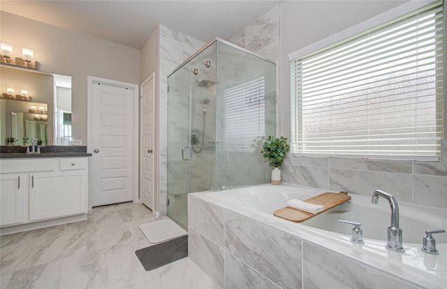 7406 Oakmont Avenue, Mont Belvieu, TX 77523