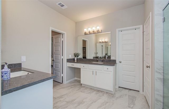 7406 Oakmont Avenue, Mont Belvieu, TX 77523