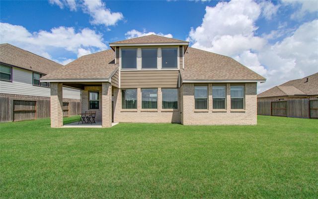 7406 Oakmont Avenue, Mont Belvieu, TX 77523