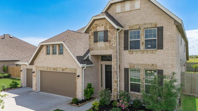 7406 Oakmont Avenue, Mont Belvieu, TX 77523