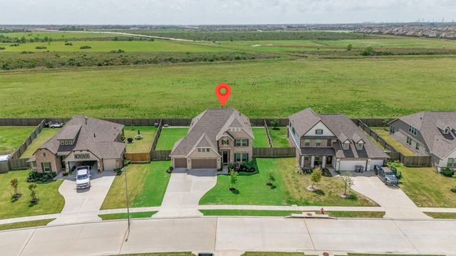7406 Oakmont Avenue, Mont Belvieu, TX 77523