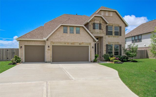 7406 Oakmont Avenue, Mont Belvieu, TX 77523