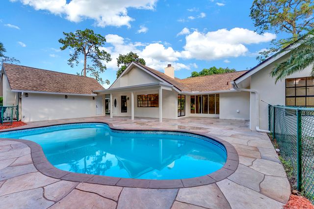 225 Sulky Way, Wellington, FL 33414