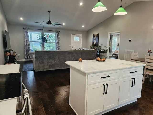 4 Lewis James Ln, Riddleton, TN 37151