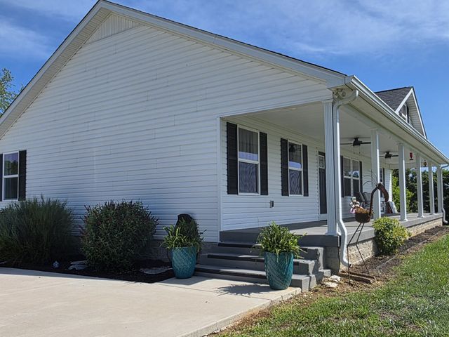 4 Lewis James Ln, Riddleton, TN 37151