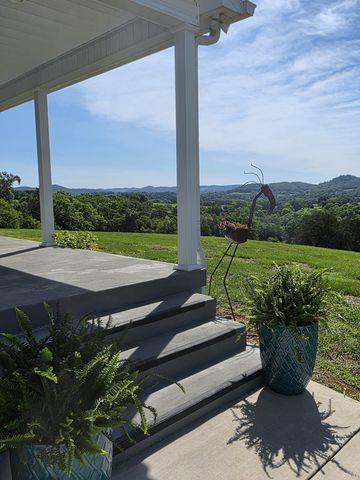 4 Lewis James Ln, Riddleton, TN 37151