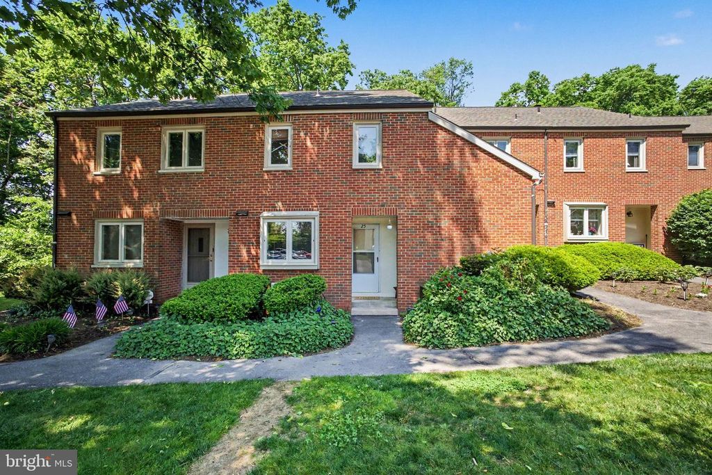25 BEECHTREE LN, Mountville, PA 17554