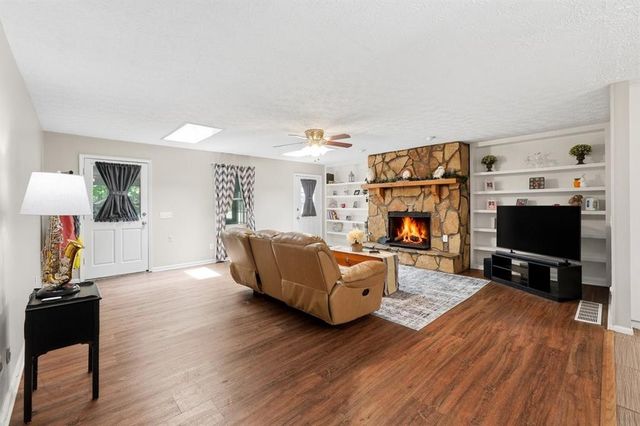 426 Green Ridge Road, Cartersville, GA 30120