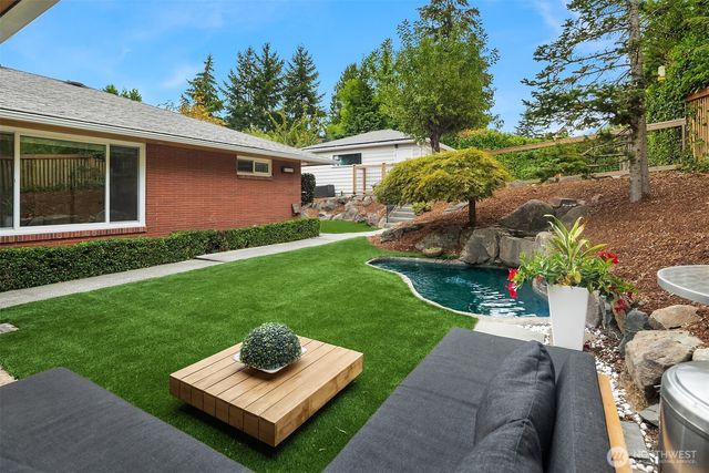 6635 57th Avenue NE, Seattle, WA 98115