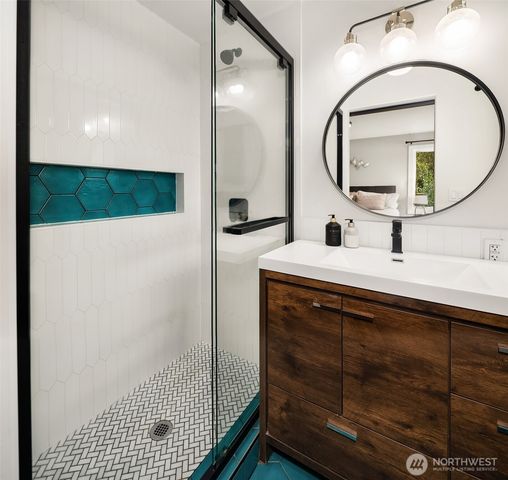 6635 57th Avenue NE, Seattle, WA 98115
